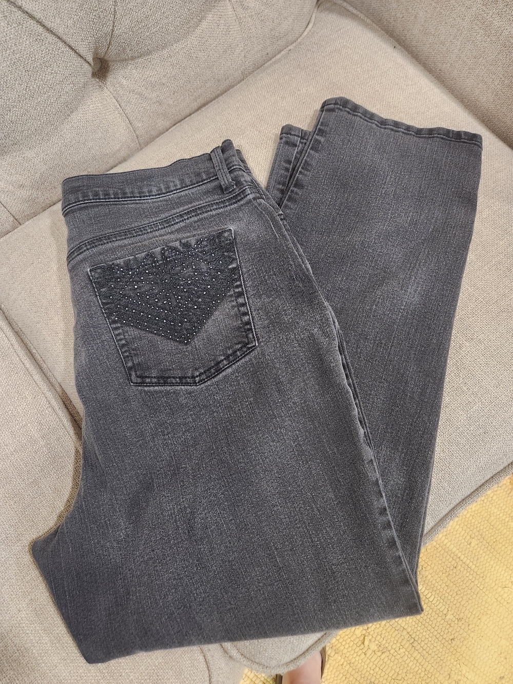Gloria Vanderbilt Black Washed Straight Leg Jeans with Studded Back Pocket